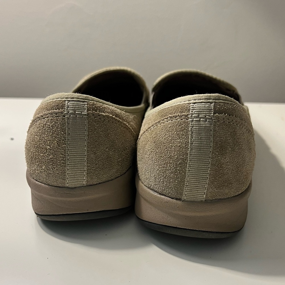 Easyspirit e360 tan suede slip on shoes size 9 - Picture 3 of 9